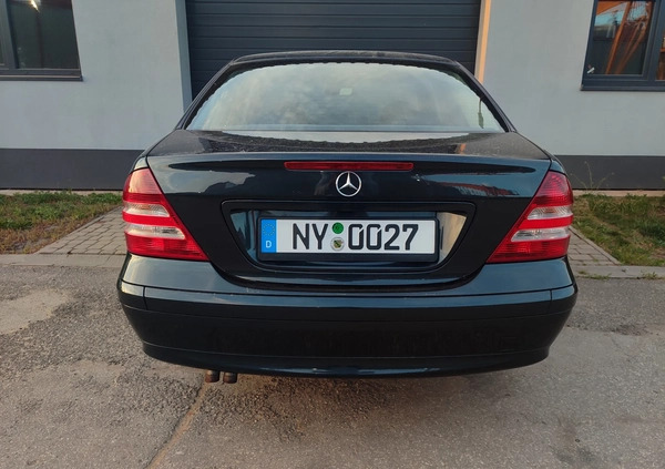 Mercedes-Benz Klasa C cena 18200 przebieg: 238177, rok produkcji 2004 z Starachowice małe 191